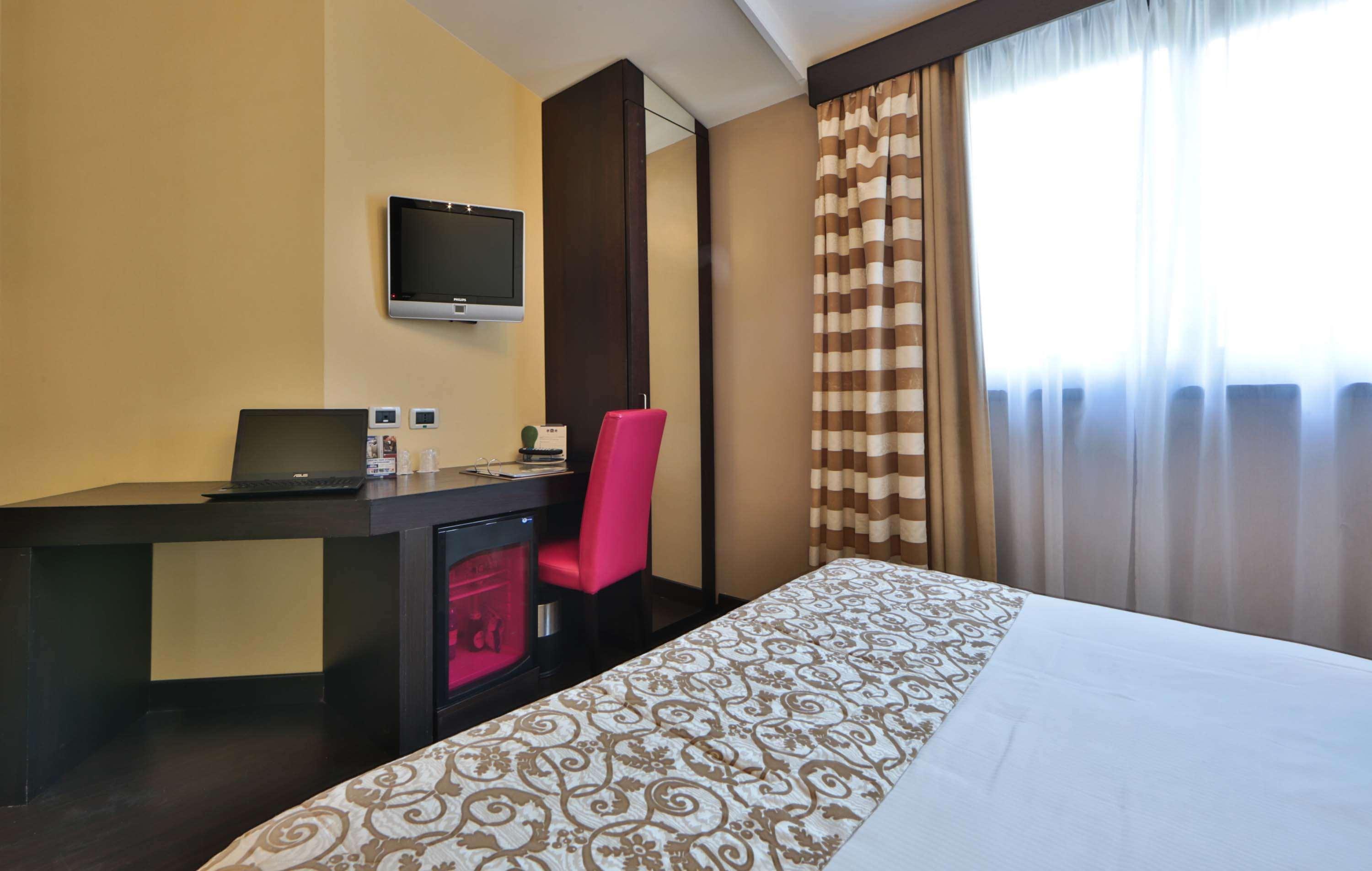 Western Cinemusic Hotel Rom